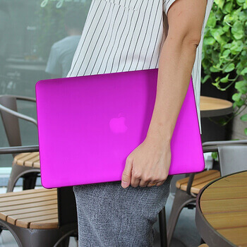Plastový ochranný obal pro Apple MacBook Air 15,3" (2023, M2) - bílý